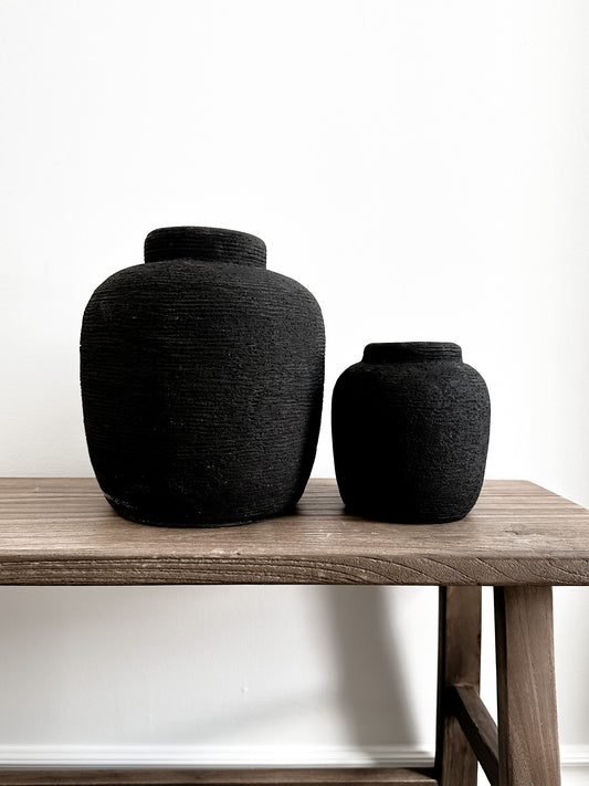 Peaky Vase in Black - S